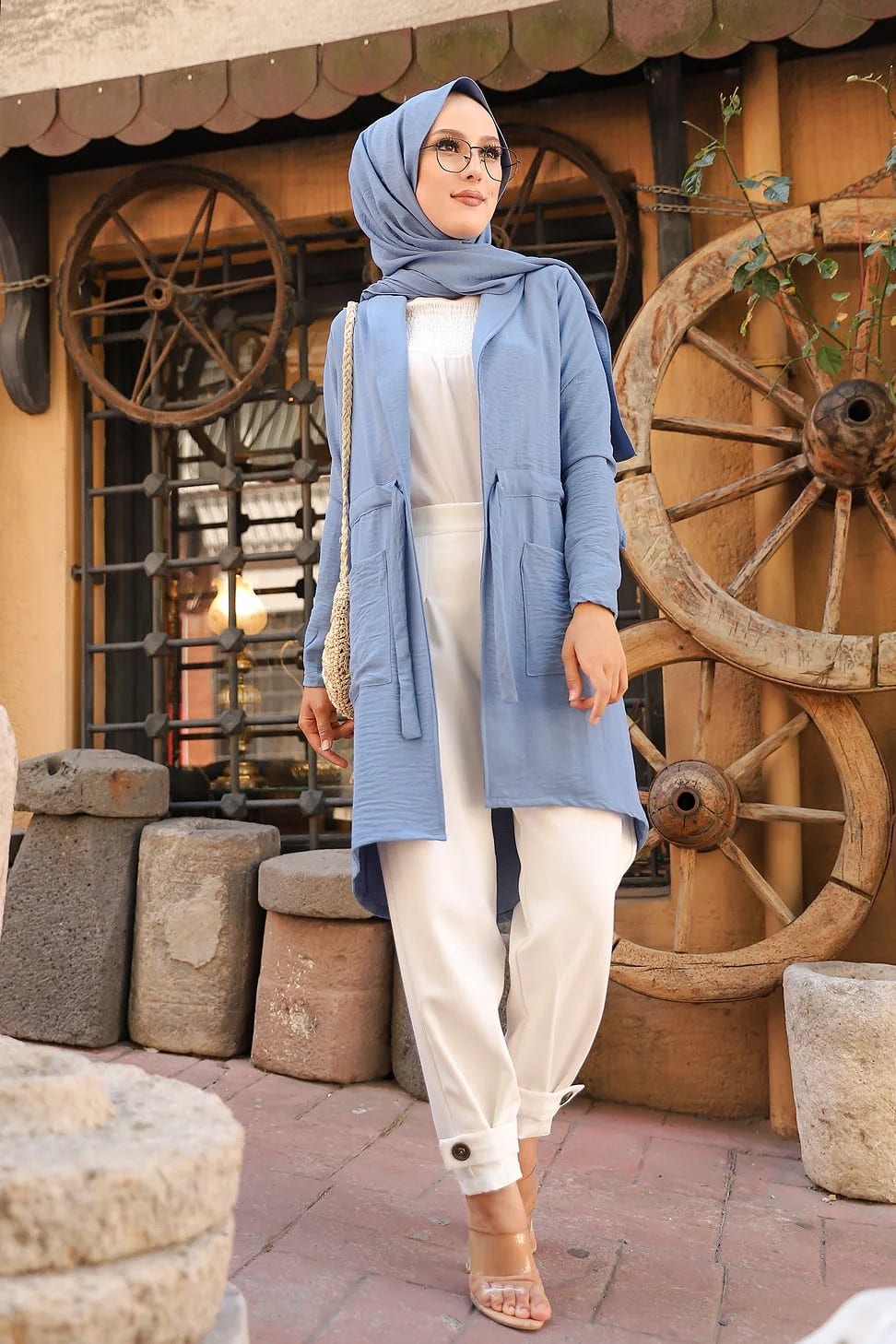 Veste mi-longue pour femme voilée (Gilet pour Hijab) - Couleur bleue indigo  | Lagofa