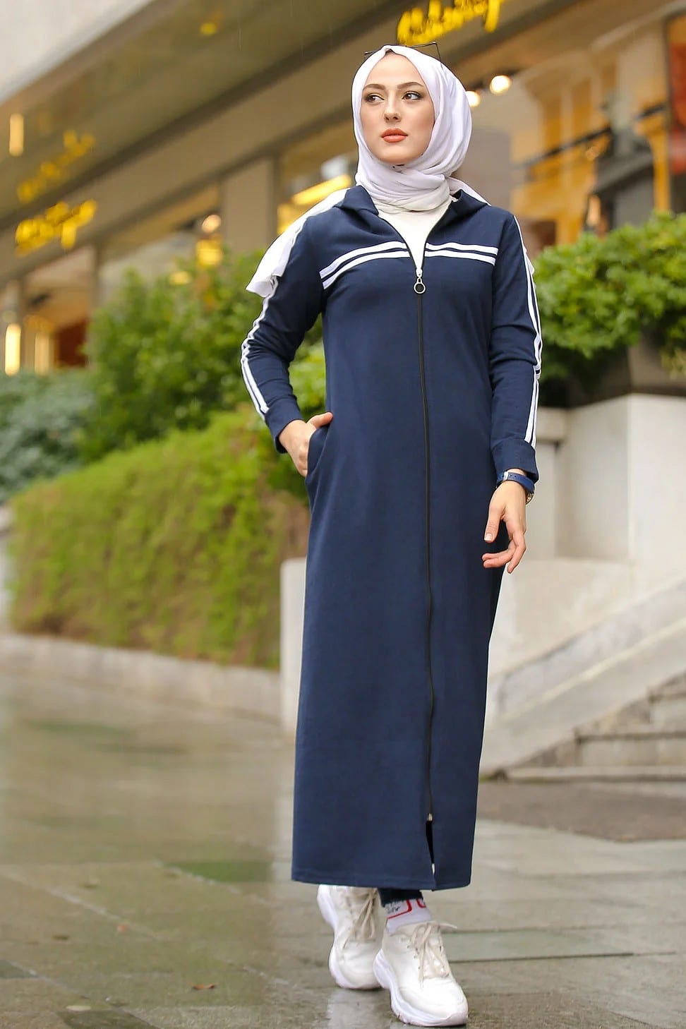 Gilet long sportswear décontracté (Robe zippée style sport pour femme  voilée) - Couleur bleu marine | Lagofa
